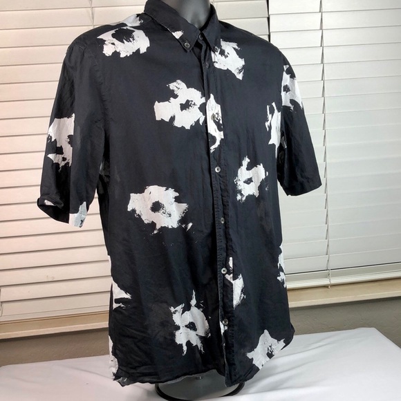 Alexander McQueen black/white floral short sleeve button down - Picture 2 of 9